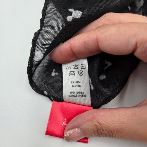 Disney Mickey Mouse Head Infinity Scarf Black White Read - Picture 8 of 9